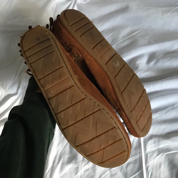 Minnetonka Concho Feather Moccasin Boot 522 - Picture 8 of 11